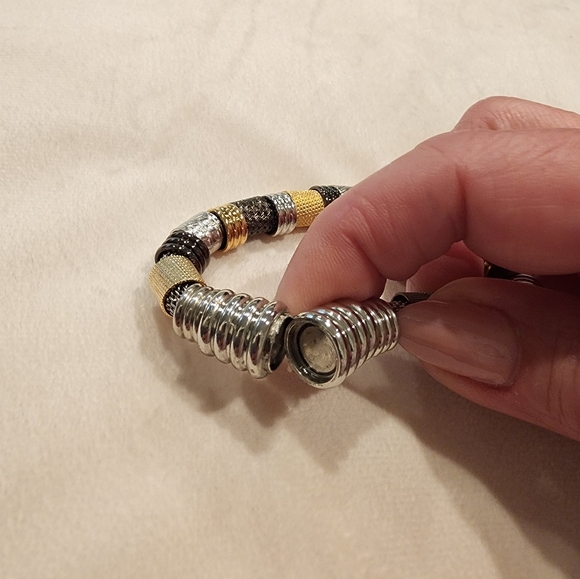 Erica Zap Mesh Bracelet & Earrings in rhodium/gold/black Finish - Never Worn - Picture 7 of 10